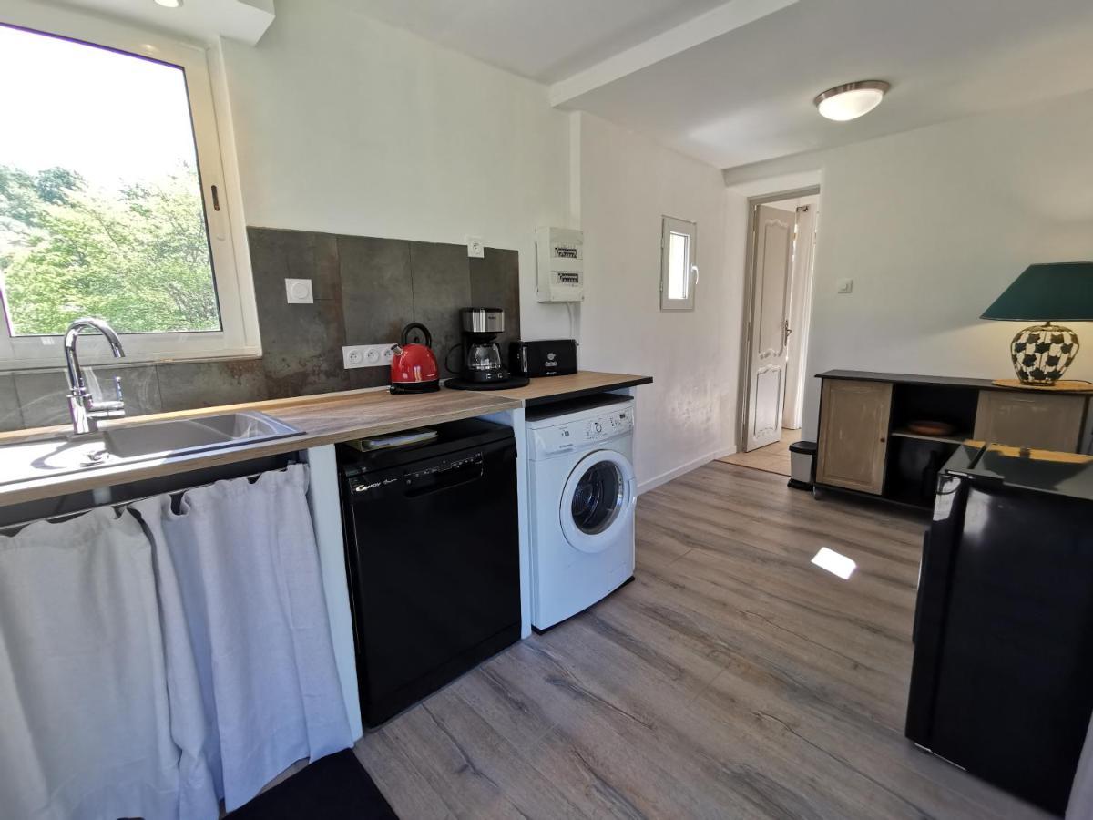 La Peyregoune, Logement En Pleine Nature Et Table D'Hotes Blieux Buitenkant foto