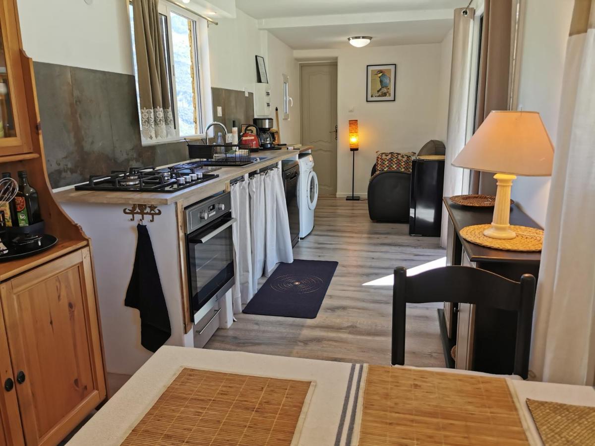 La Peyregoune, Logement En Pleine Nature Et Table D'Hotes Blieux Buitenkant foto